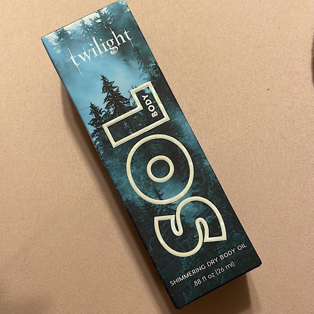 Colourpop x twilight solbody shimmering body oil in “like diamonds”